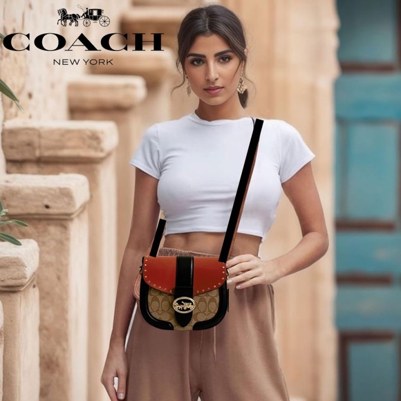 Coach Georgie Sagglebag In Signature Canvas C3593 - Picture 1 of 16